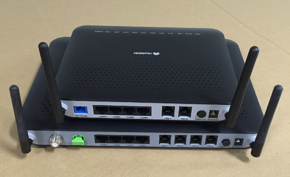 Один и тот же производитель может предлагать оборудование как с портами APC (зеленого цвета), так и с портами UPC (синие)